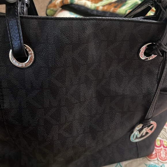 Michael kors handbag - Picture 4 of 6